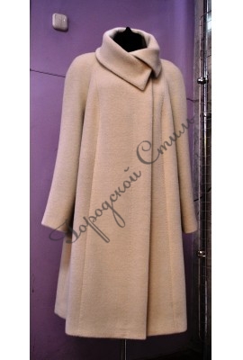 Женское пальто тапеция, воротник ассиметрия из альпаки