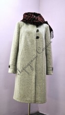 Женское пальто из трикотажной ткани с шарфом